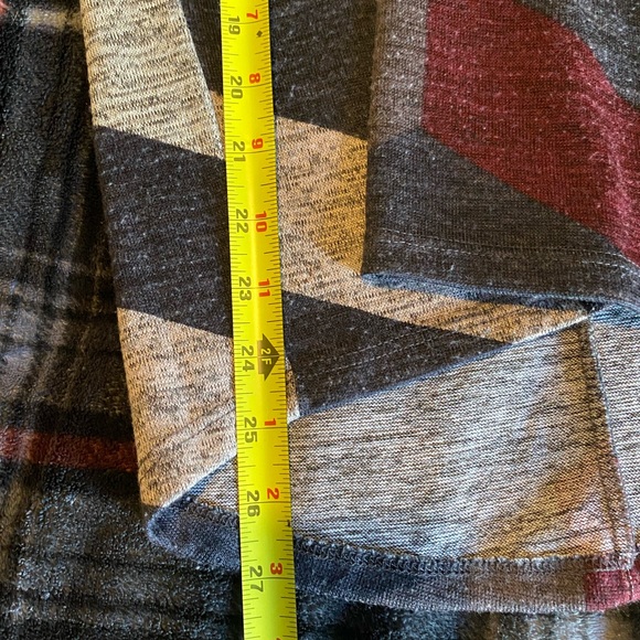 Olivia Blu Top Size Medium O Circle Ring Short Sleeve - Picture 6 of 6